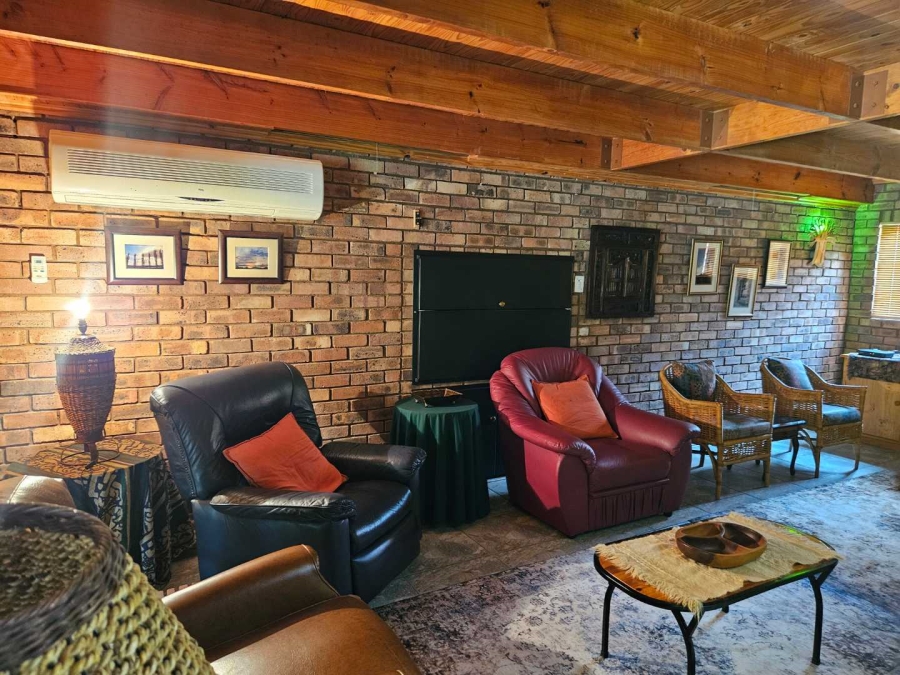 4 Bedroom Property for Sale in Leeudoringstad North West